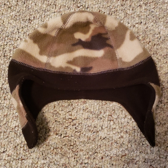 Toddler Camo Hat/Mitten Set - Picture 2 of 3